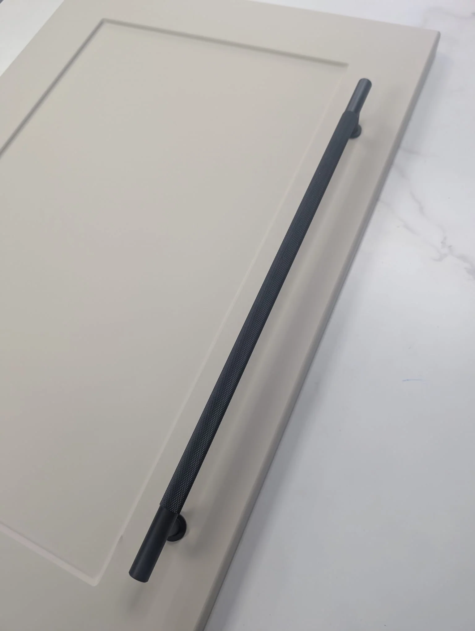 Ellis Knurled T-Bar Kitchen/Bedroom Door Handle Matt Black - Image 2