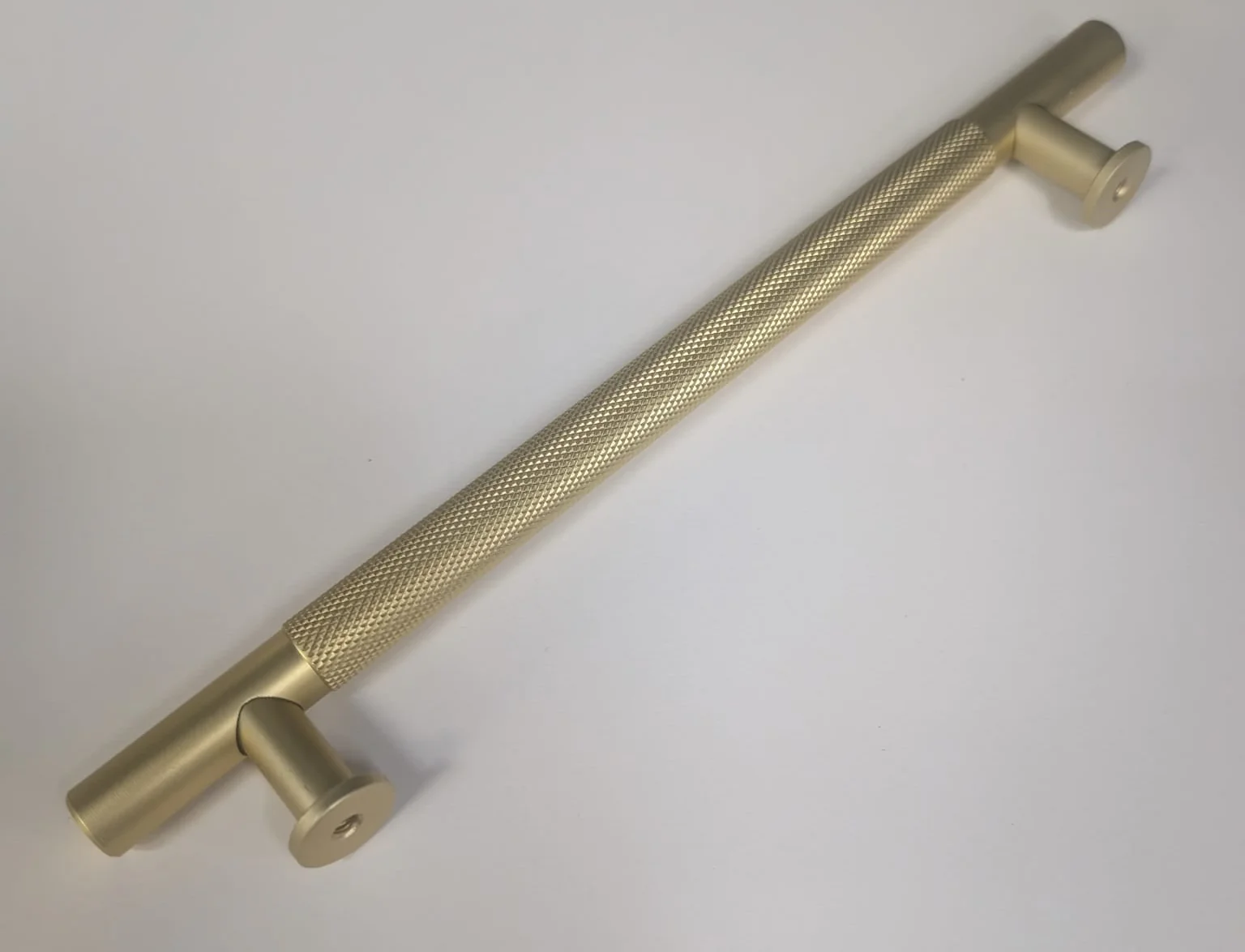 Ellis Knurled T-Bar Kitchen/Bedroom Door Handle Satin Brass - Image 2