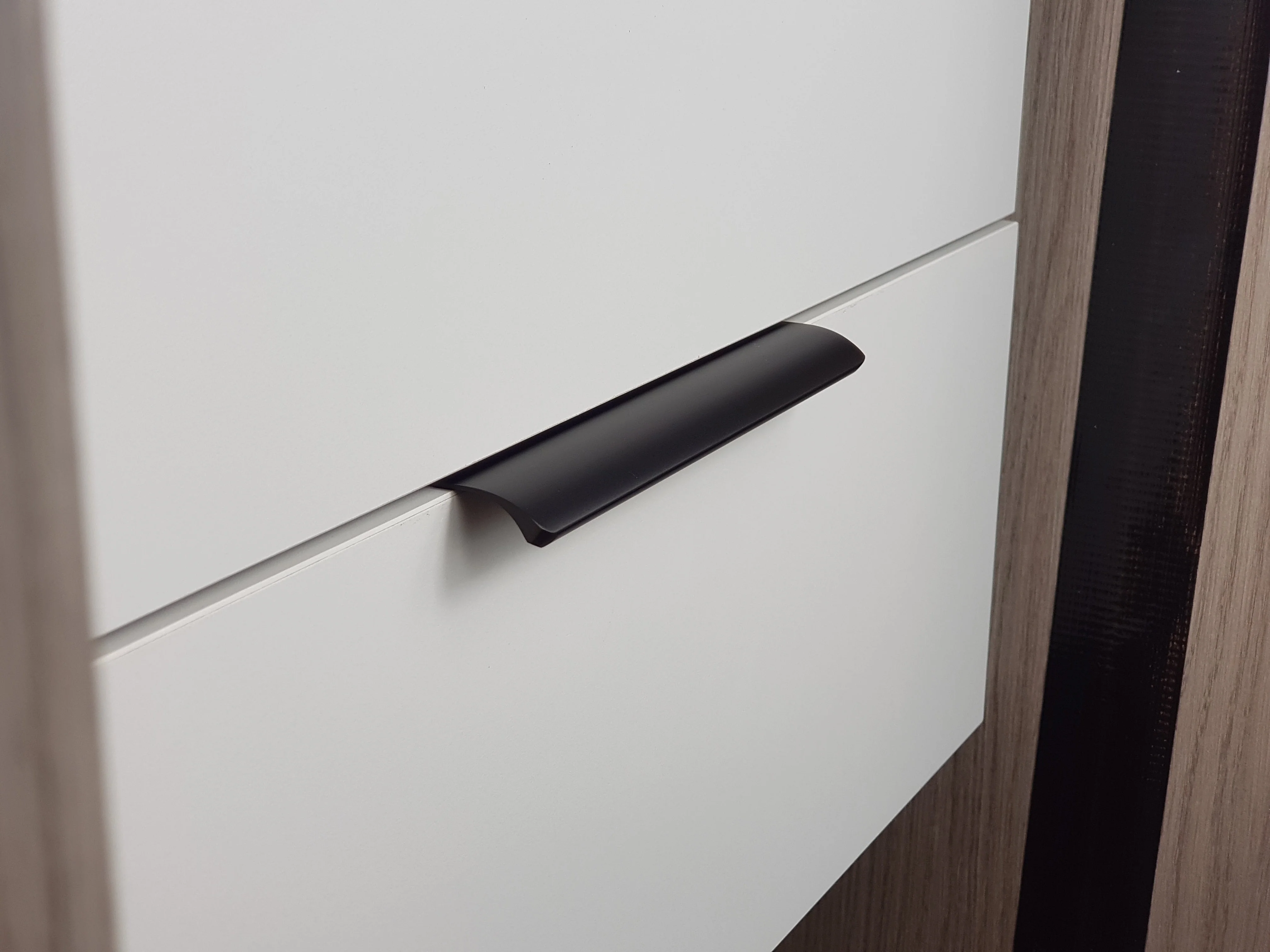 M4TEC Alva Black Bar Pull Handle – Aluminium Cabinet Door Handle (7 Size Options) – VD3 - Image 2